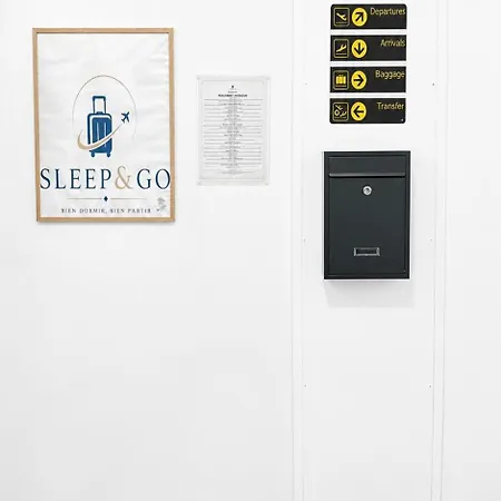 公寓 Snooze 8h Bruxelles Airport 沙勒罗瓦